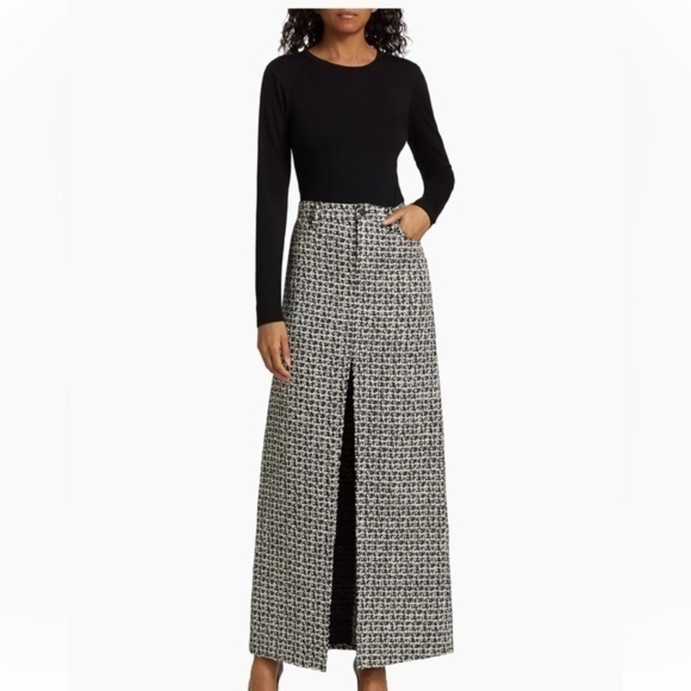 Alice + Olivia Rye Slit Skirt
Item: T5PLW
Size: 2
Color: Black/off White
